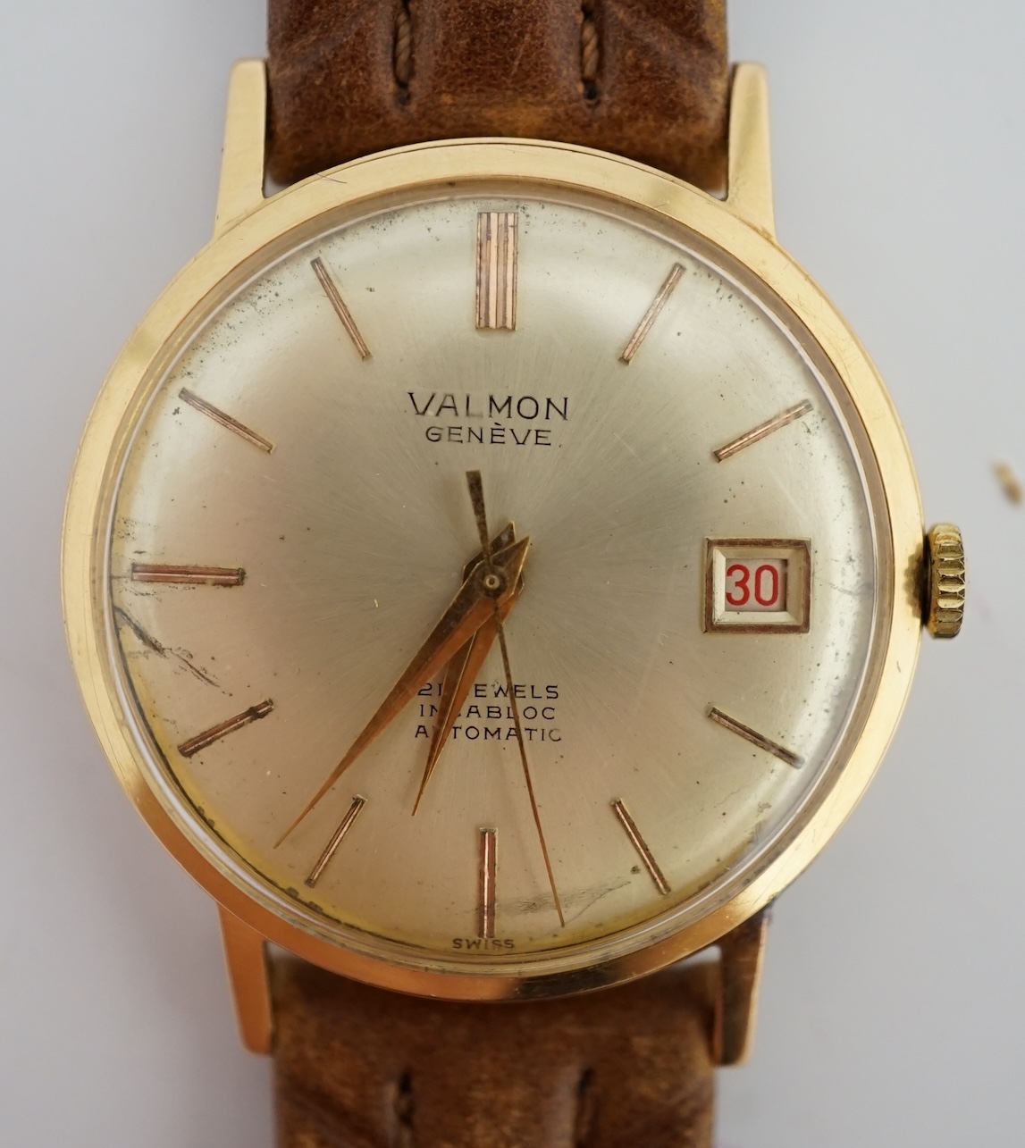 A gentleman's 18k gold Valmon automatic wrist watch